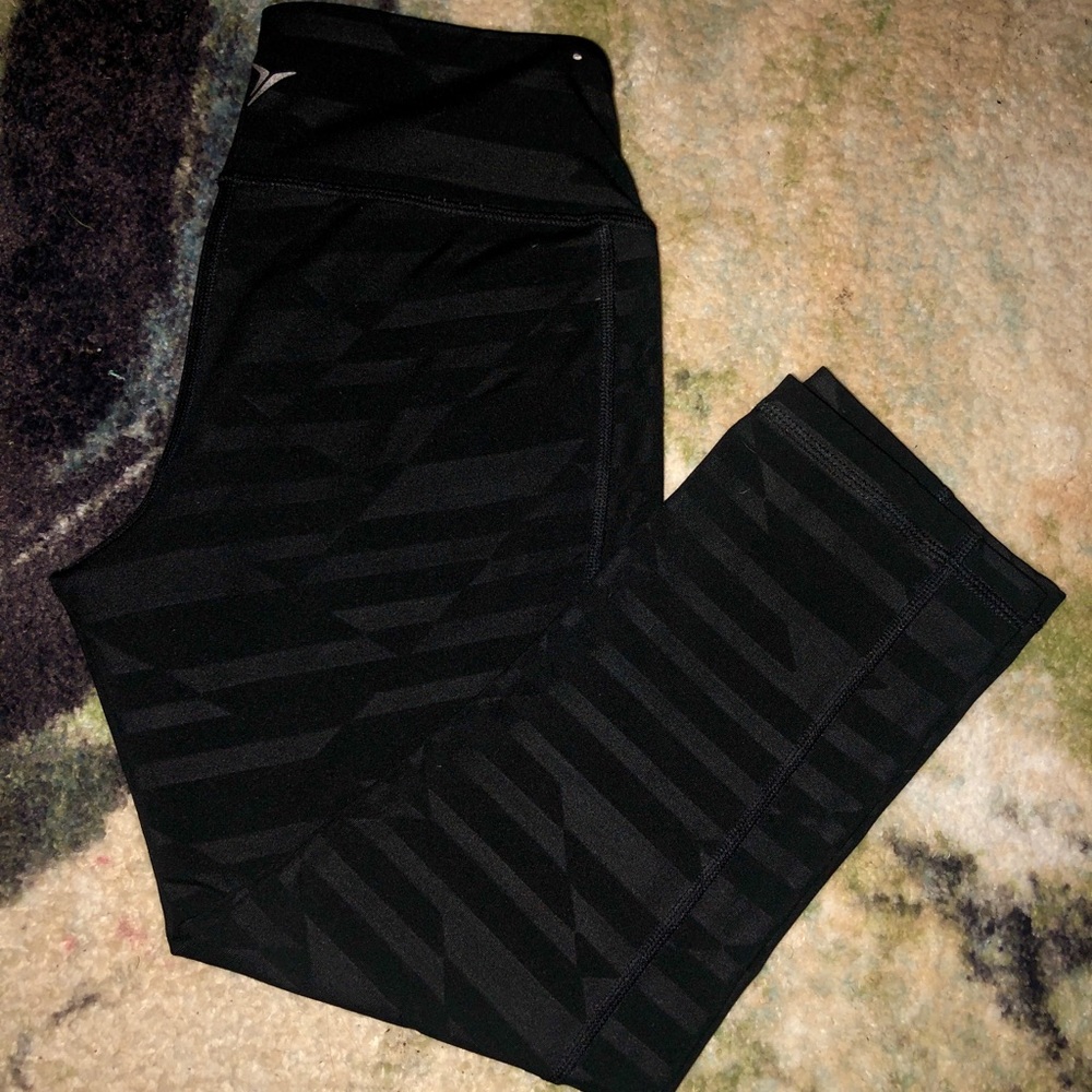 Old navy crop leggings!!